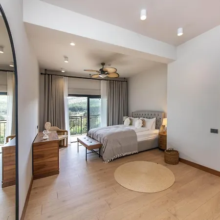 Villa Luxury W Pool In Nature At Regnum Golf Club *